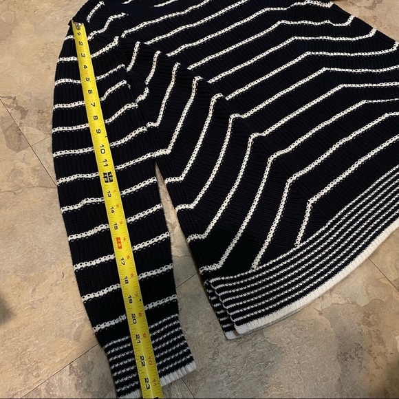 Loft Women’s Sweater Navy blue & White Striped Size L Relaxed Sweater - Picture 15 of 16